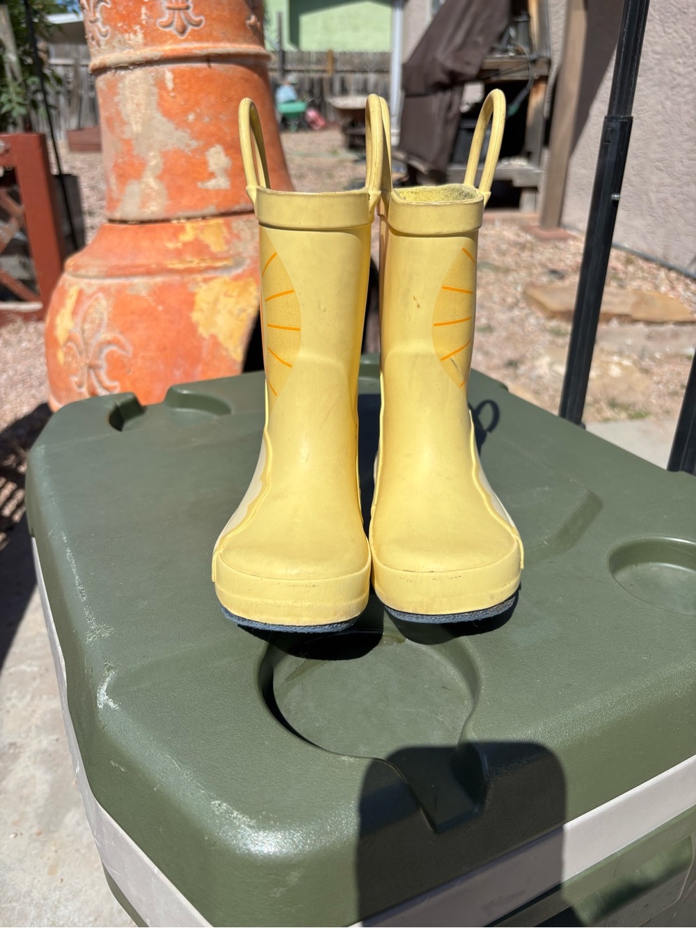 Cat & Jack Yellow Rain Boots with Sun & Rainbow Design Size 8 - Picture 4 of 6